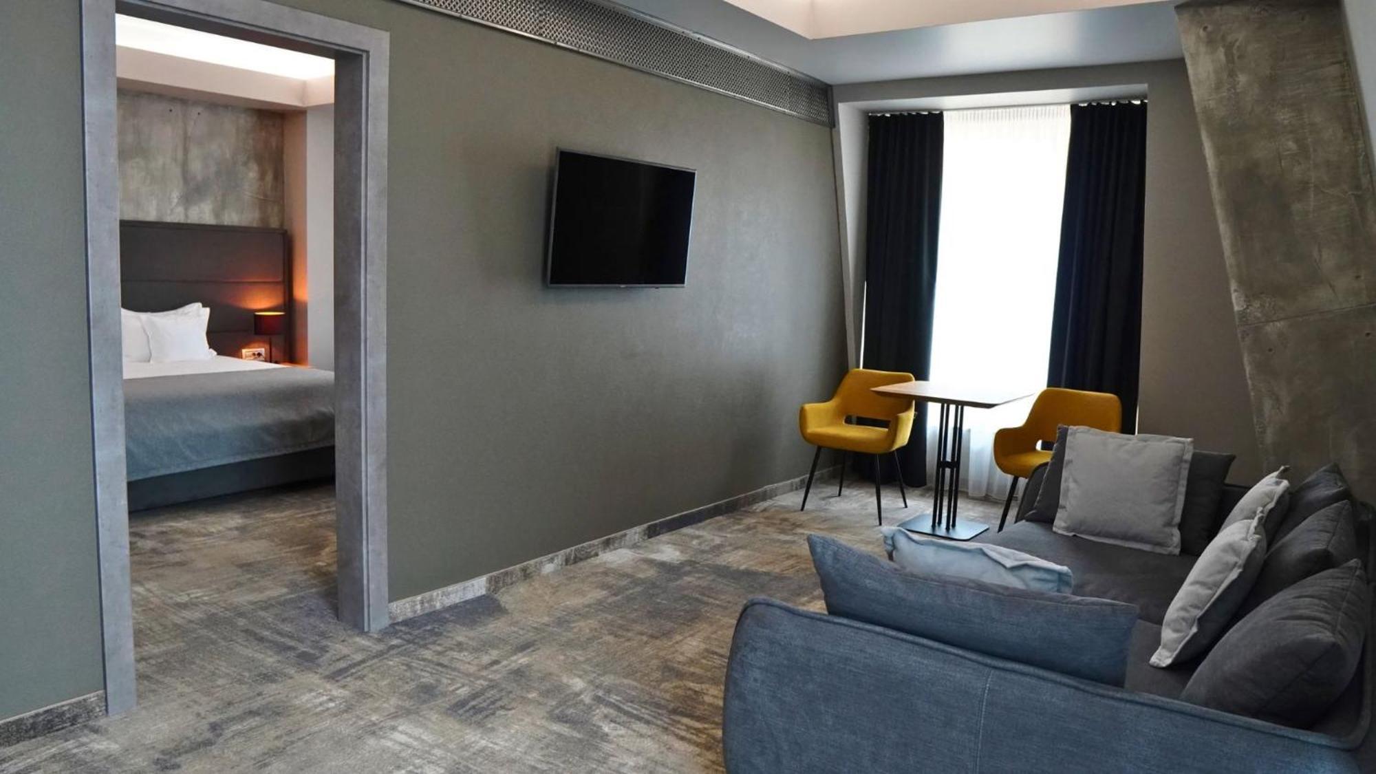 Aniroc Signature Hotel Arad Exterior photo Suite