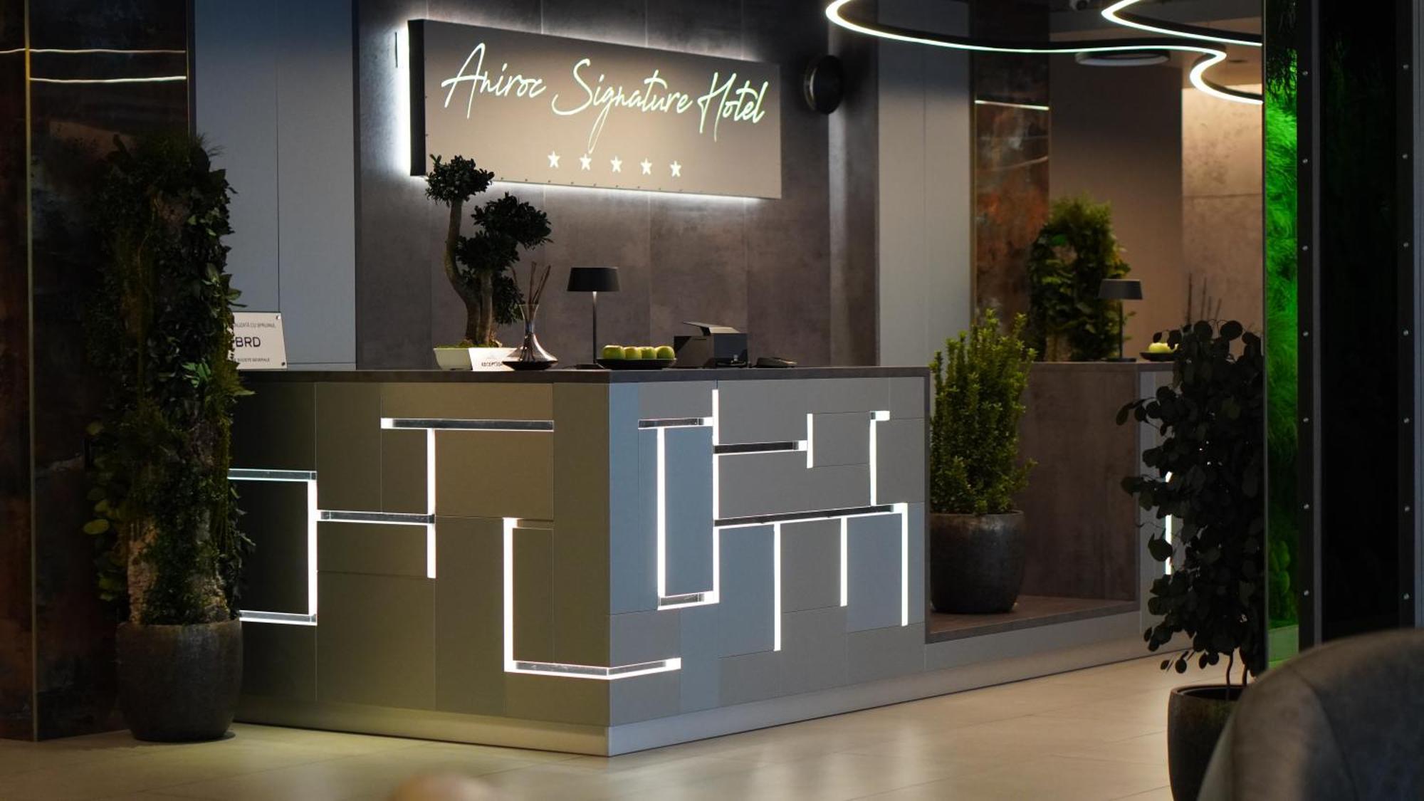 Aniroc Signature Hotel Arad Exterior photo